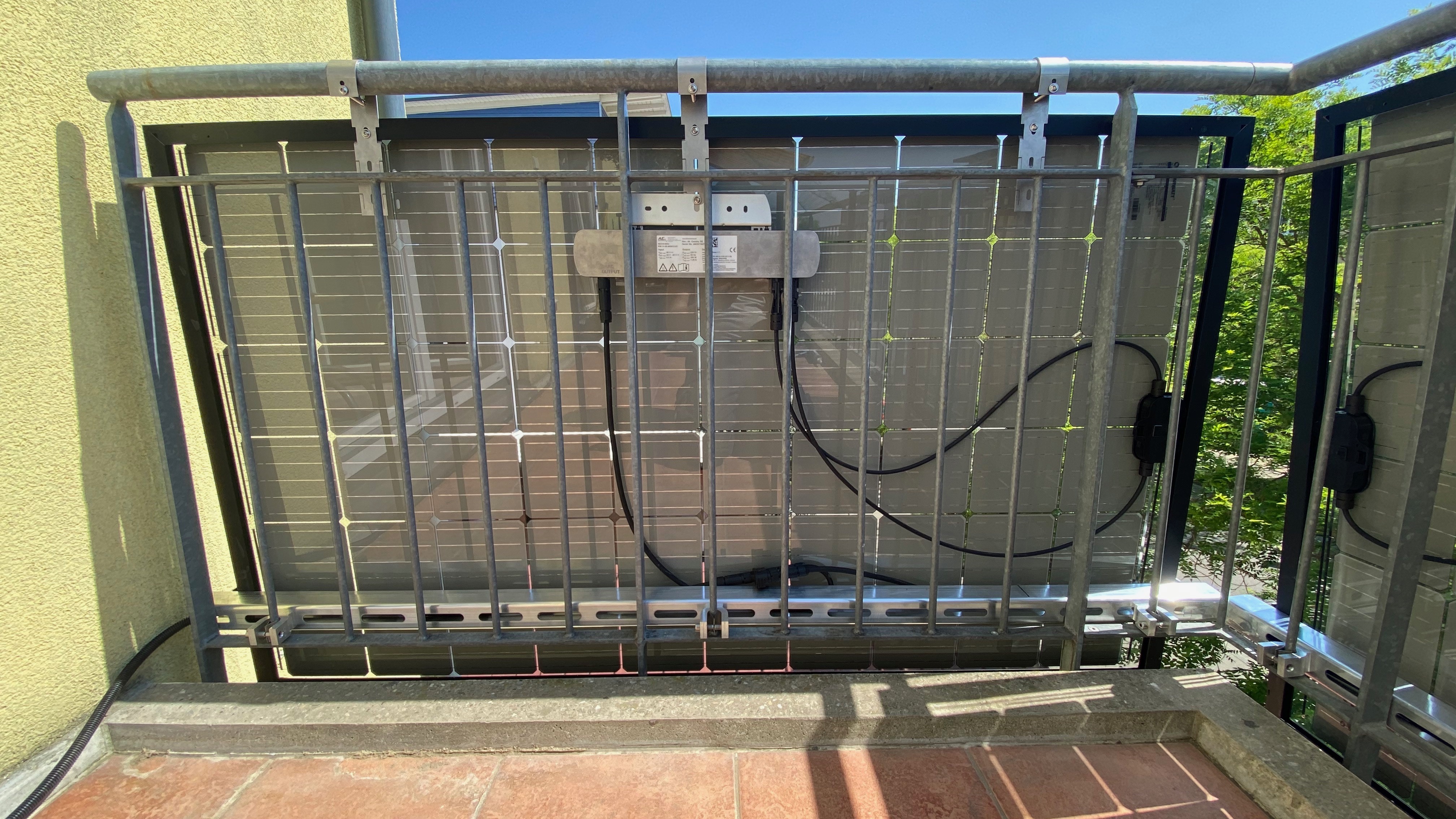 Solar Hook Montagepaket Balkon für runde senkrechte Geländerstäbe - für 1 Modul – Bild 7